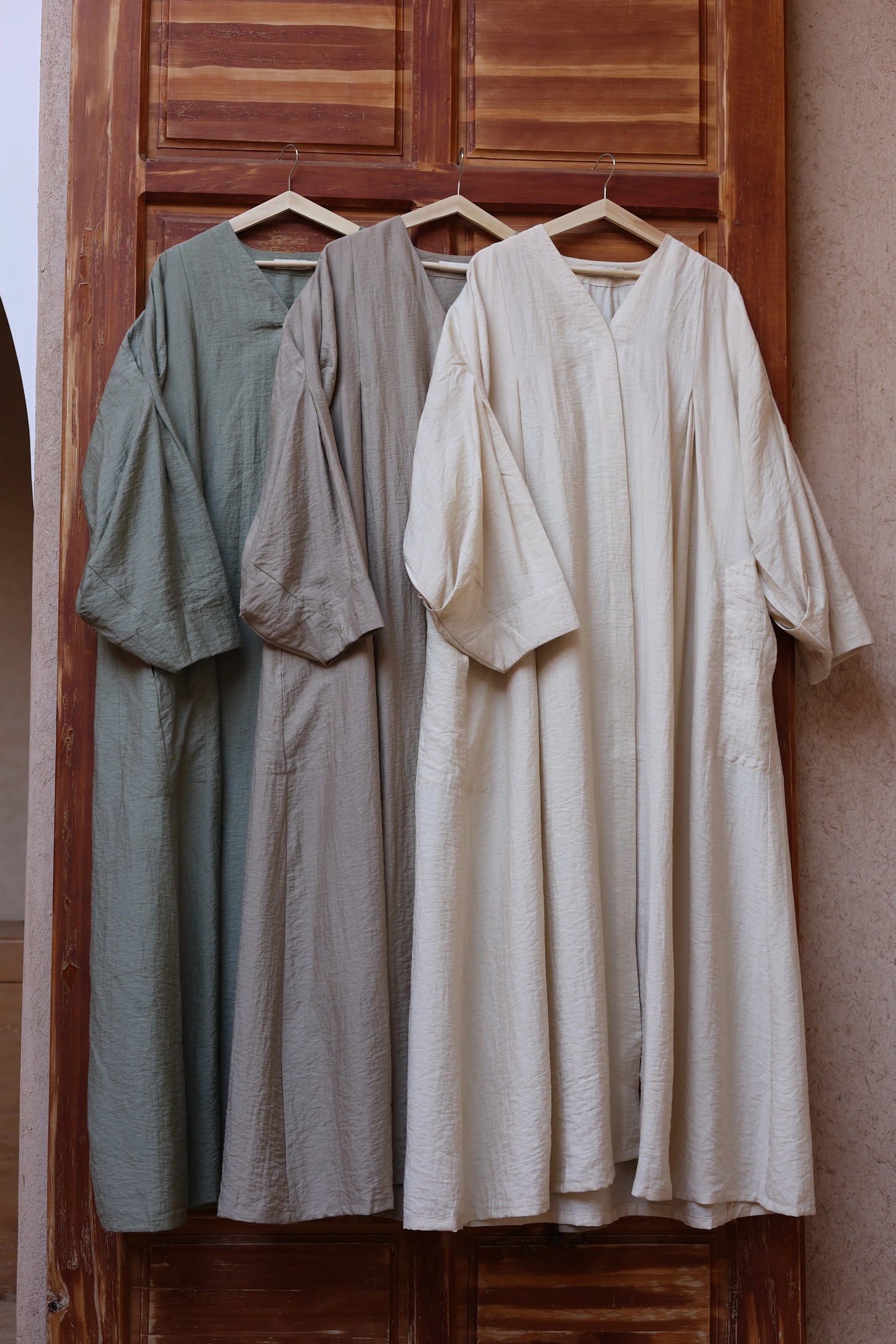 LYLA ABAYA TAUPE